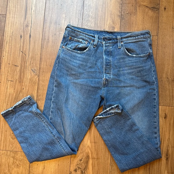 Levi's Women’s Wedgie Straight Jeans - Picture 2 of 4